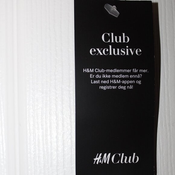 H&M Disney Frozen Elsa Anna Olaf Shirt - Picture 3 of 4